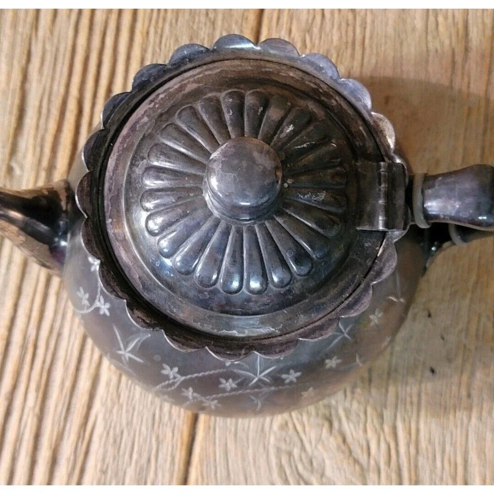 ANTIQUE Victorian FLORAL TEA POT Quadruple Plate Silver PAIRPOINT MFG CO